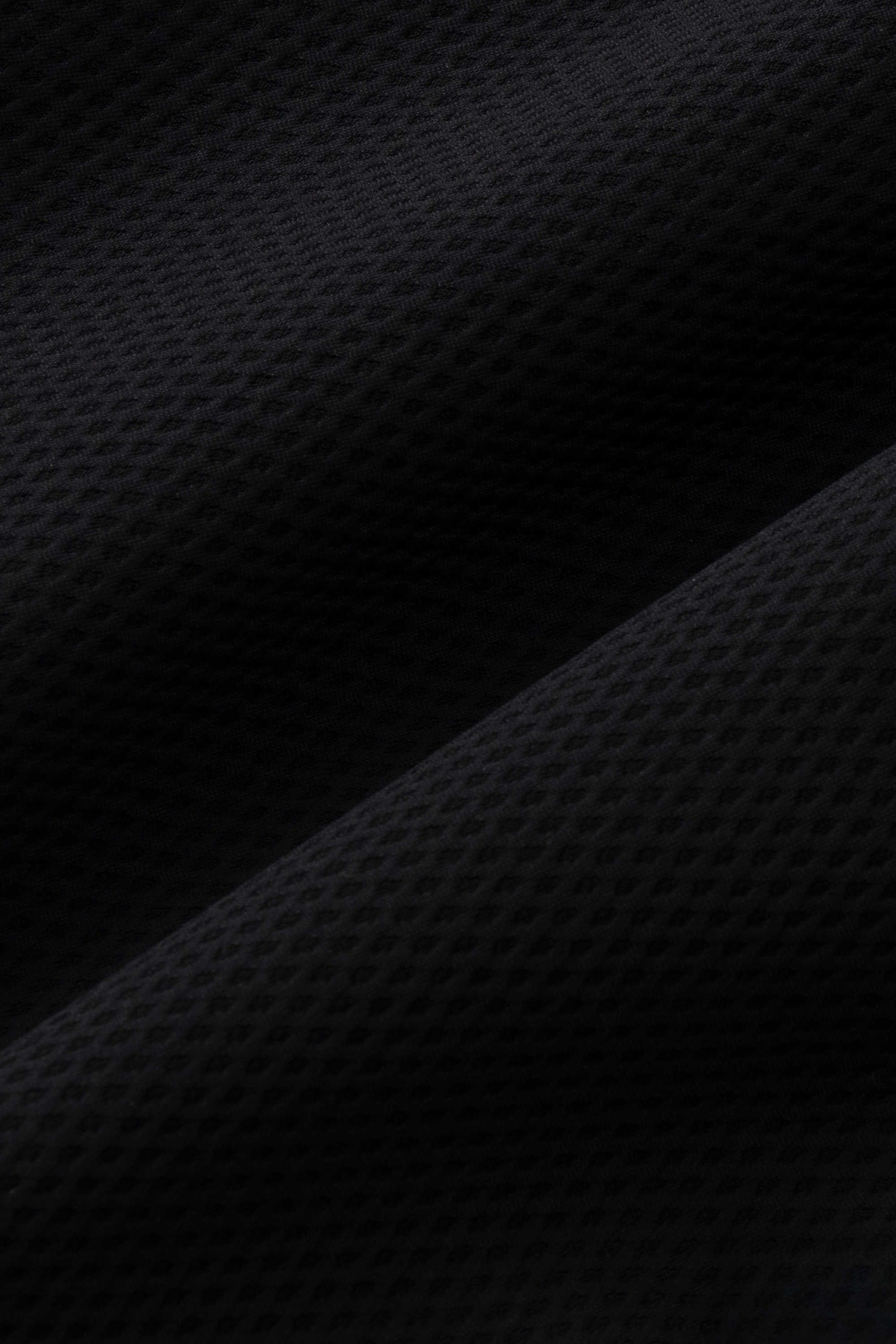 Air Quarter Zip // Black