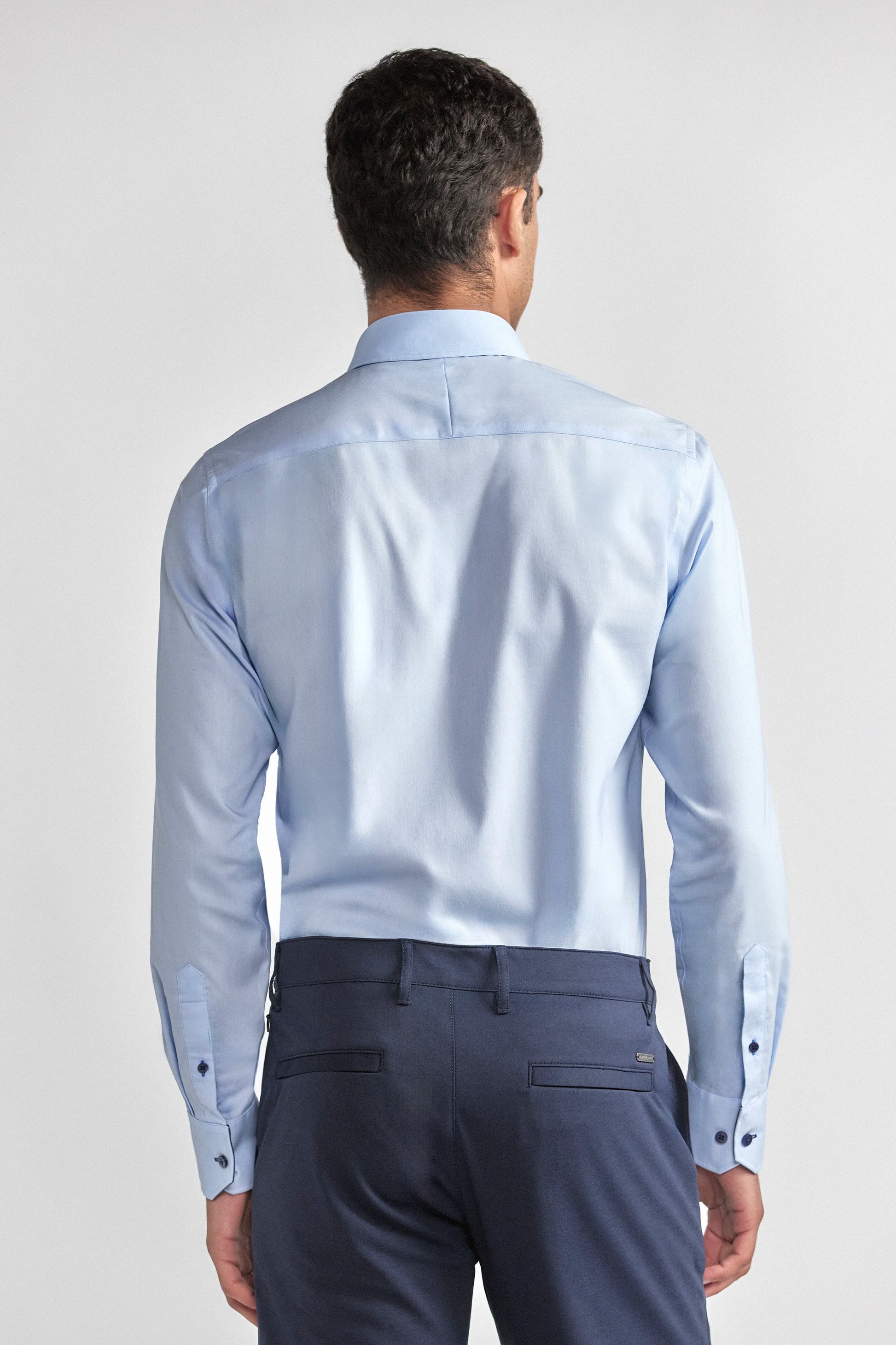 Leader Non-Iron Contrast | Navy Buttons