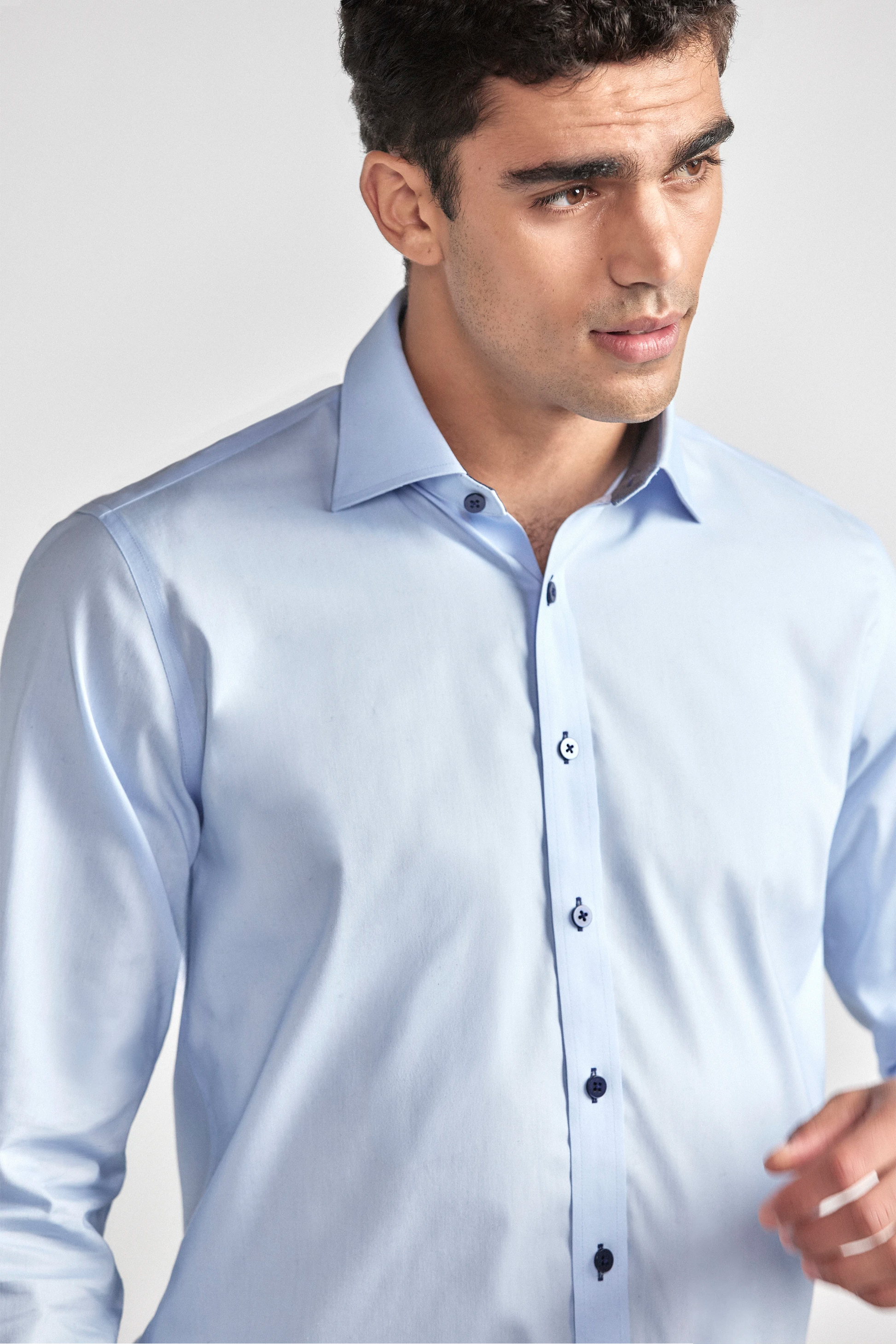 Leader Non-Iron Contrast | Navy Buttons