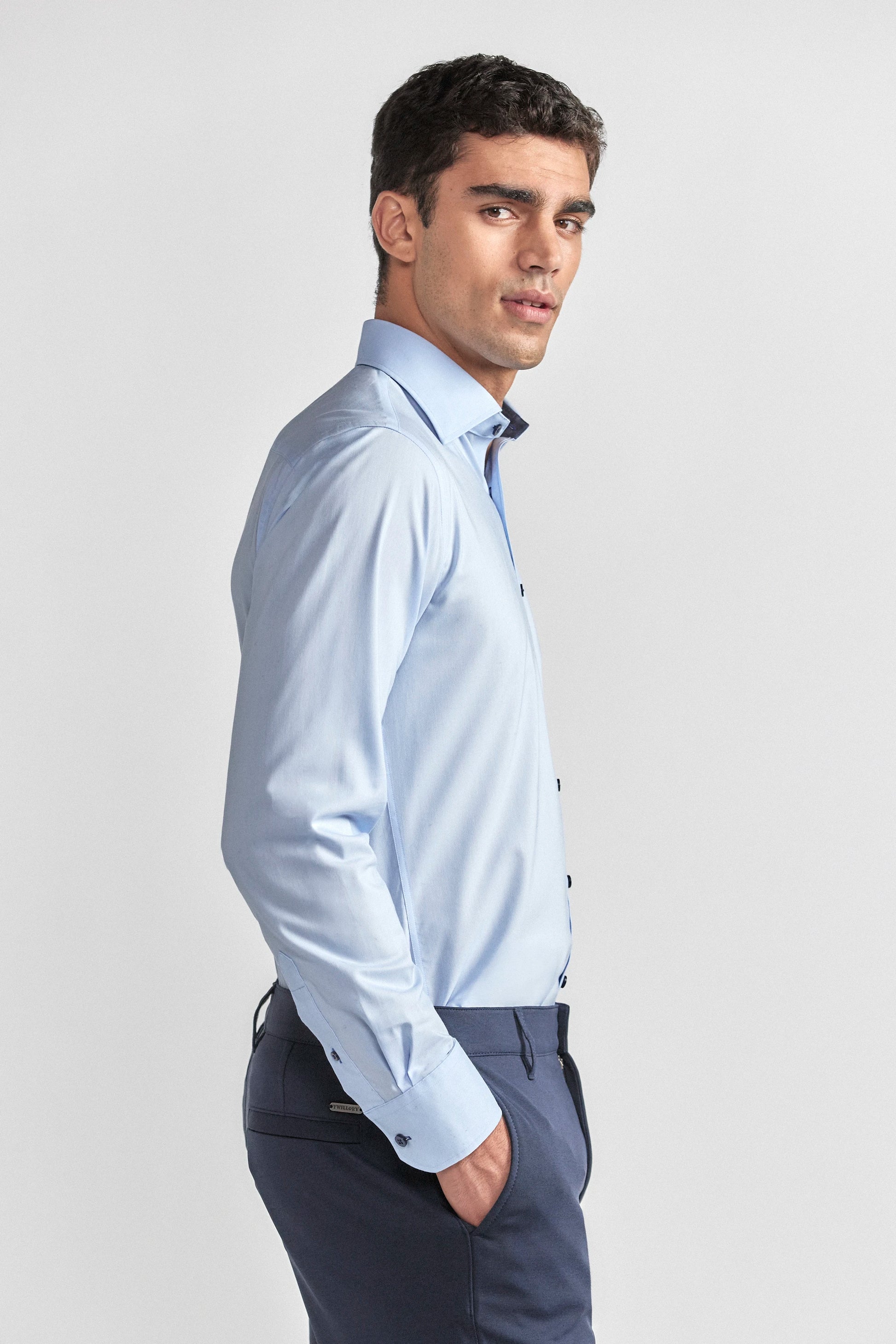 Leader Non-Iron Contrast | Navy Buttons