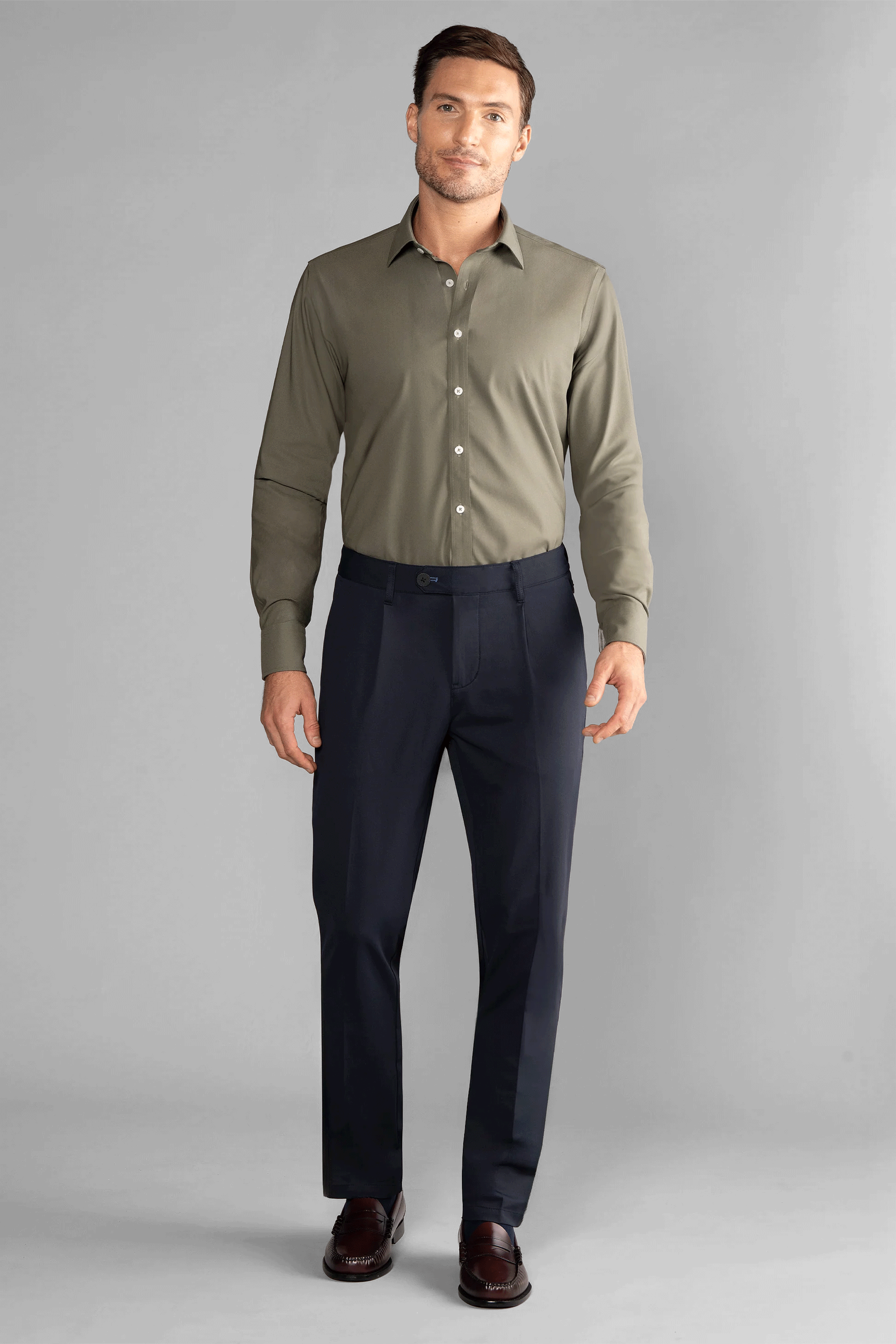 Performance Pleated Pants // Navy