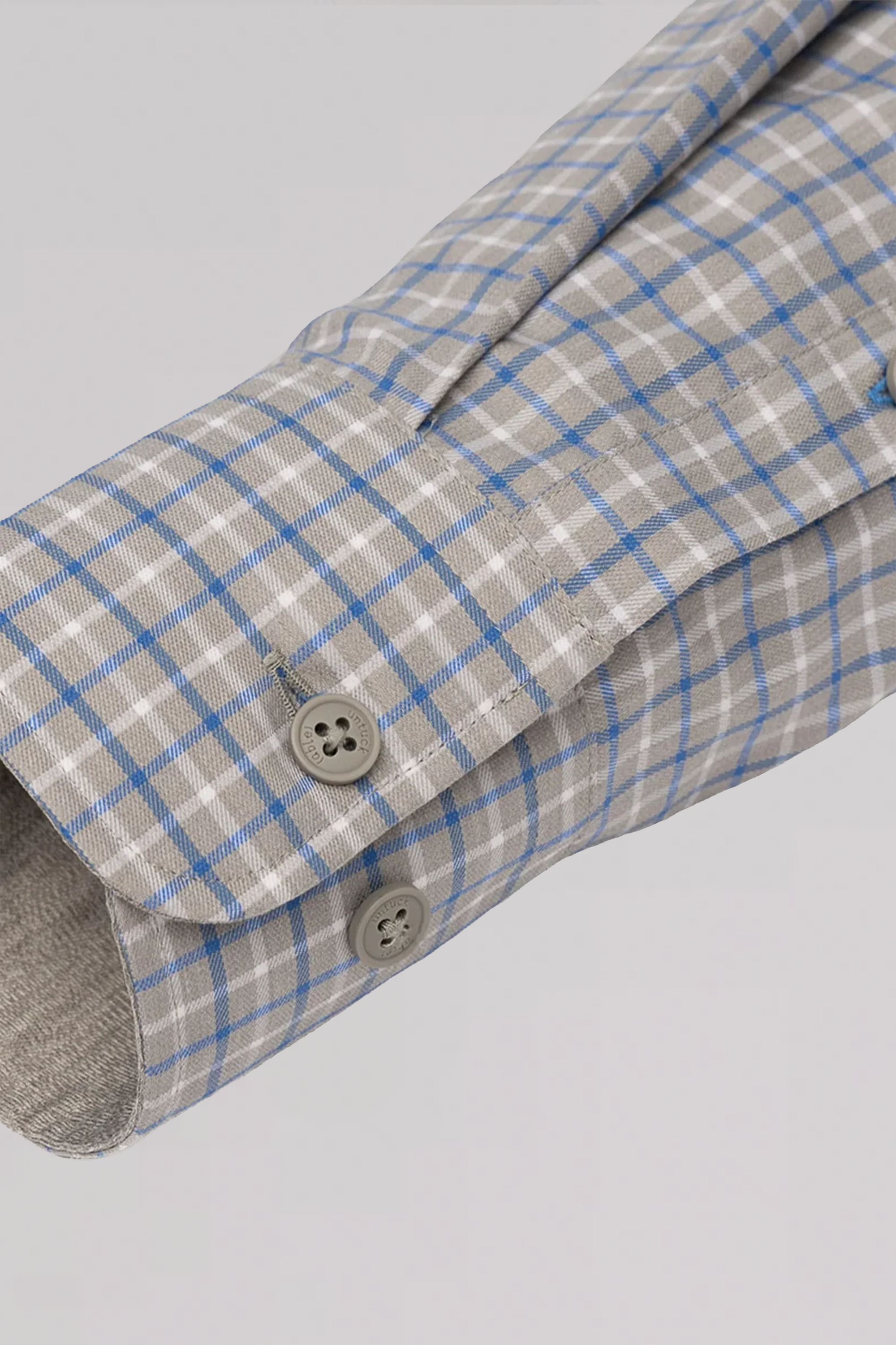 untuck(able) Clay Windowpane